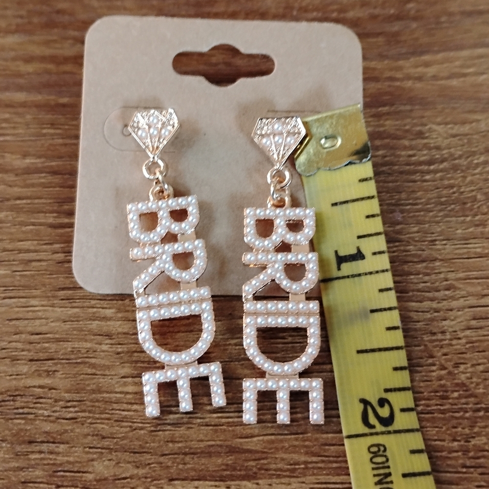 Faux Pearl BRIDE Statement Drop Earrings Gold Tone Wedding Bachelorette NWOT - Picture 3 of 4